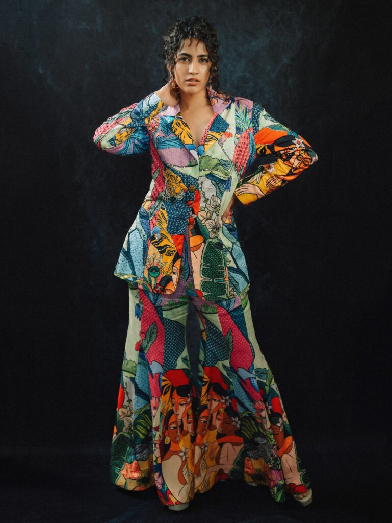 niharika  కొణిదెల డాటర్ కత్తిలాంటి లుక్ 