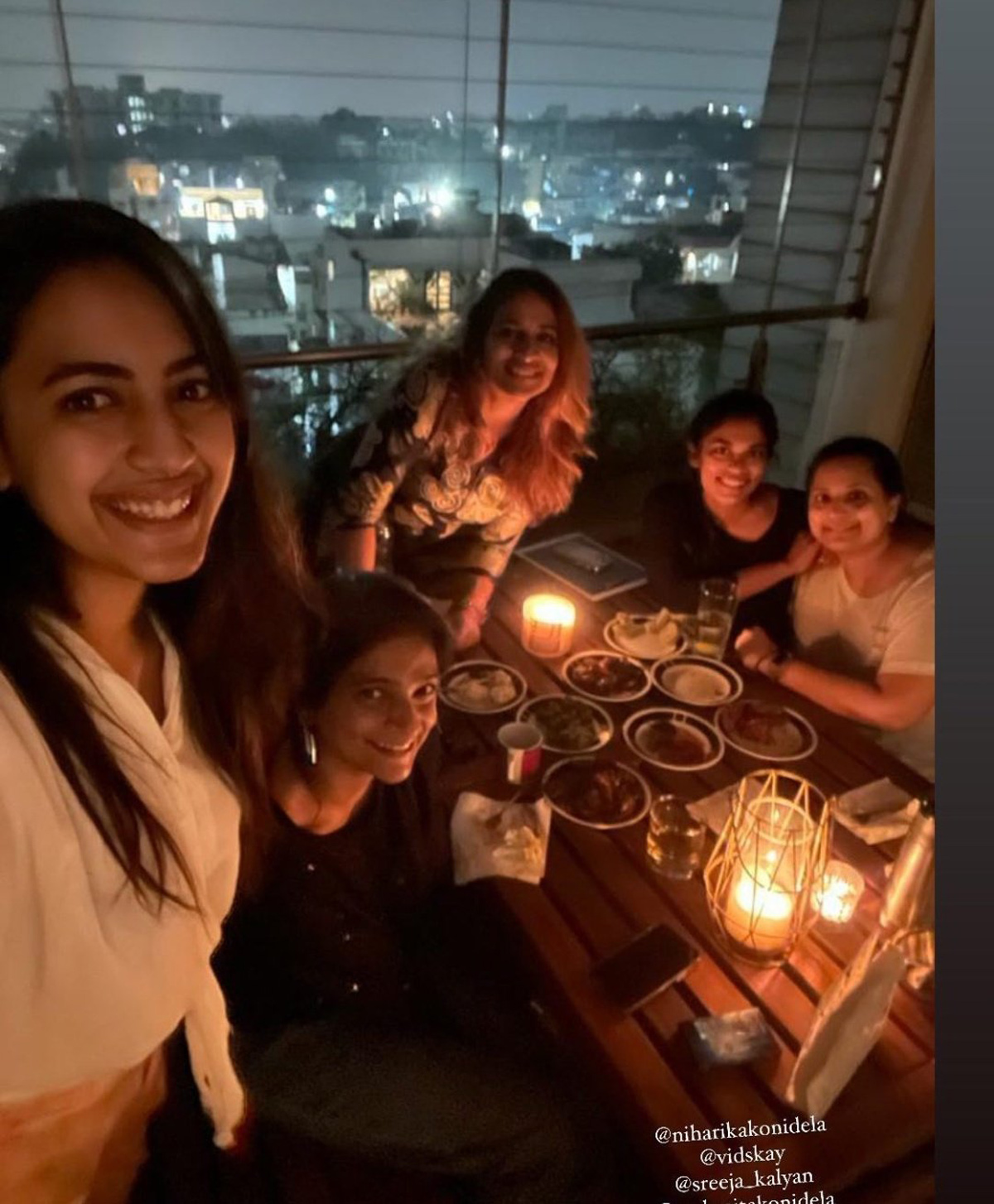 mega daughter,niharika konidela,party,mega sisters,niharika weeding  సిస్టర్స్ తో పార్టీ చేసుకున్న నిహారిక!!