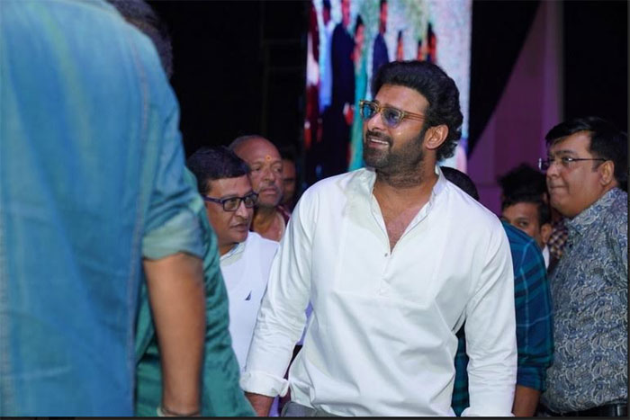 prabhas,no change,physic,lakshman,son,engagement  ప్రభాస్‌లో ఏం మార్పు రాలేదుగా..?