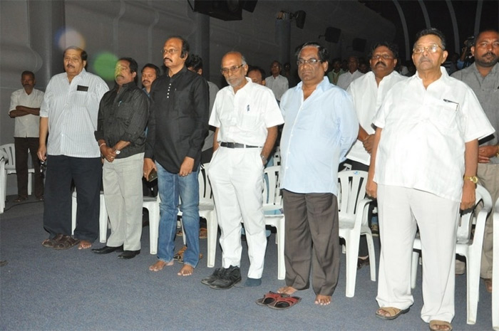 dasari narayana rao,directors association,tollywood directors,top directors,dasari,condolence meet  దర్శకులు కూడా దాసరిని అవమానించారు!