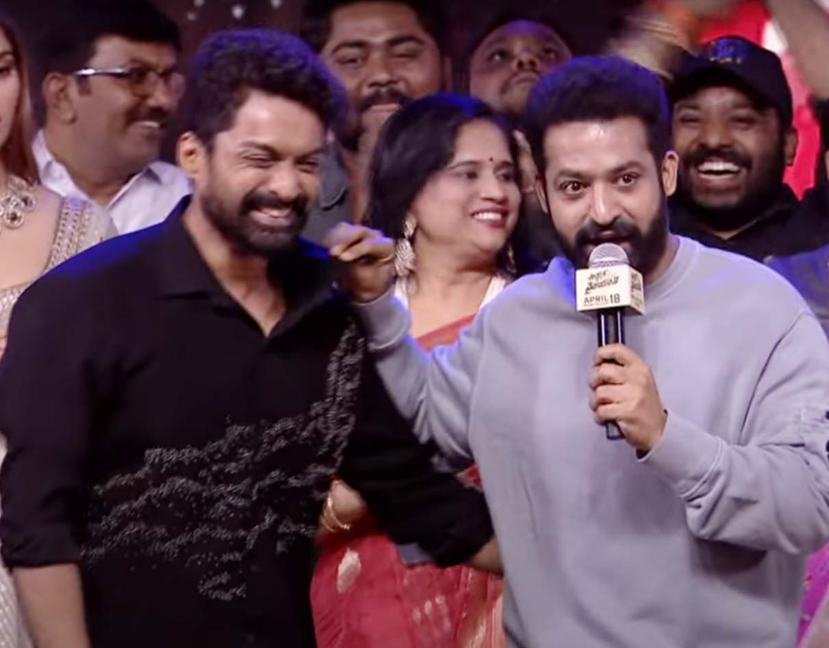 ntr  అన్న కళ్యాణ్ రామ్ కాలర్ ఎగరేసిన ఎన్టీఆర్ 