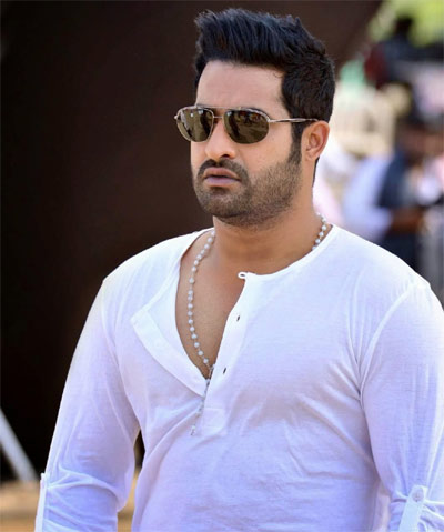 ntr,bobby,heroine problem,samantha,shruti haasan  యంగ్ టైగర్ ఎన్టీఆర్ కి కొత్త ప్రాబ్లెమ్..!