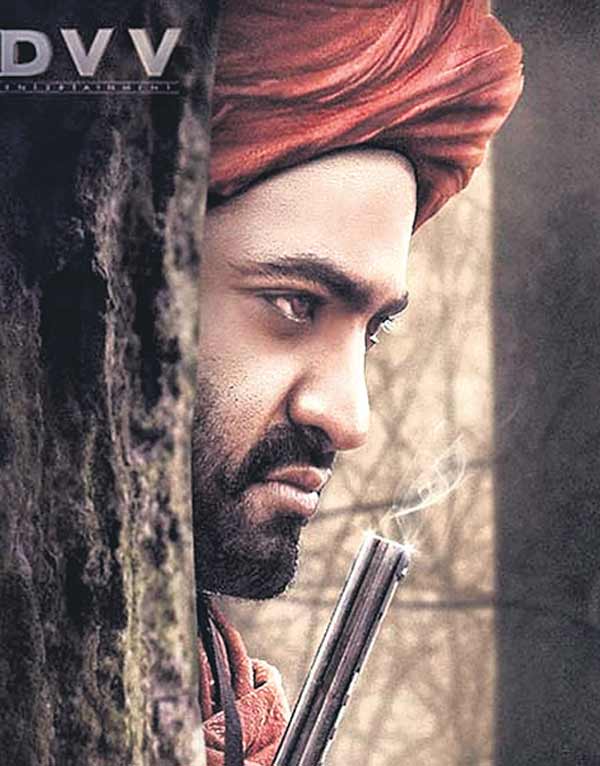 ntr,rajamouli,ramcharan,dvv,keeravani,rrr  ఎన్టీఆర్ ఫ్యాన్స్.. ఎదురుచూపులు తప్పవు..!