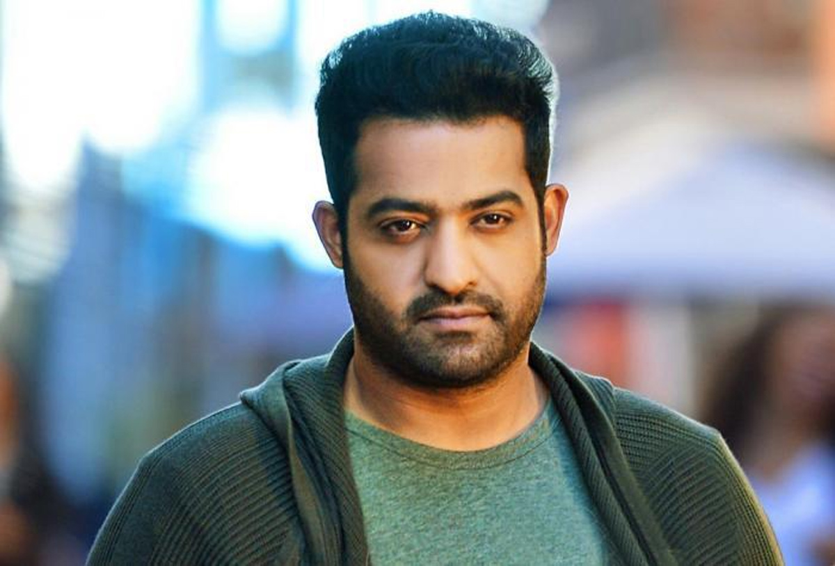 ntr,prashanth neel,prabhas,salaam movie  ఎన్టీఆర్ కి కథ నచ్చలేదా? 
