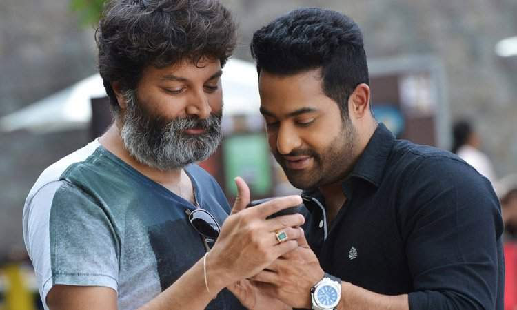 ntr,trivkram,raja vachhinadu,ayinanu poyiravale hastinaku  త్రివిక్రమ్ సెంటిమెంట్ వదిలేసాడా?