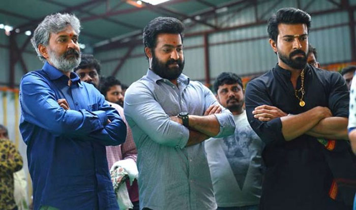 rajamouli,ram charan,ntr,rrr movie,ram charan role,update  RRR: ఇదే నిజమైతే మెగాఫ్యాన్స్‌కి పండగే!