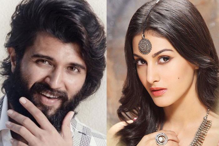 amyra dastur,heroine,crush,vijay deverakonda,tollywood  విజయ్ దేవరకొండపై మరోభామ మనసుపడింది