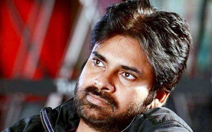 pawan kalyan,baahubali 2,social media,pawan kalyan fans,other heroes fans  పవన్ ని, ఫ్యాన్స్ ని దూషిస్తున్నారు..! 