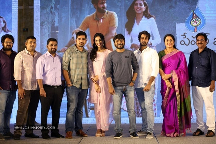 paper boy,real paper boy,teaser release,santosh shoban,sampath nandi,jaya shankar  నిజంగా పేపర్ బాయే విడుదల చేశాడు..!