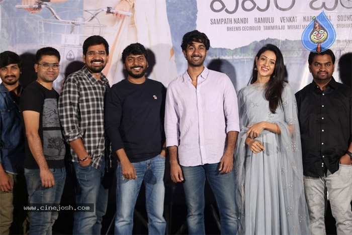 paper boy,sampath nandi,paper boy trailer launch,k raghavendra rao  పేప‌ర్ బాయ్ మంచి ప్రేమ‌క‌థ: సంపత్ నంది