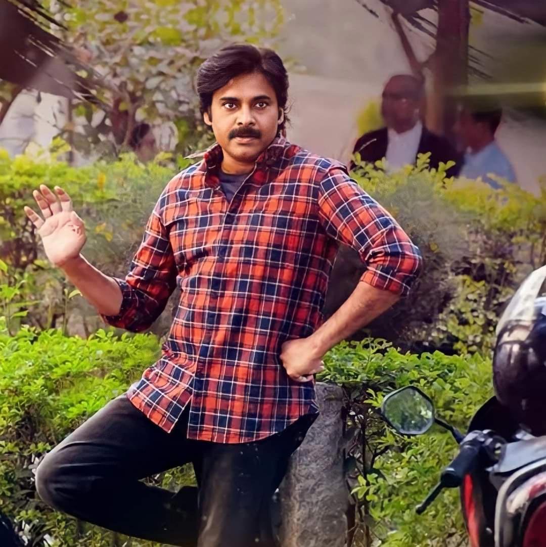 pawan kalyan,pawan birthday special updates,power star pawan kalyan birthday special  మరో రెండు రోజుల్లో పవన్ సునామి 