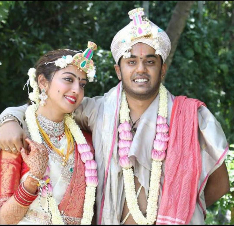pranitha subhash,pranitha subhash gets married,pranitha weds nitin raju,pranitha subhash wedding news,pranitha subhash wedding photos  సైలెంట్ గా పెళ్లి చేసుకున్న పవన్ హీరోయిన్