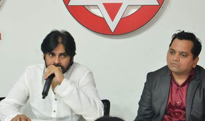 jana sena,chief political strategist,dev,paan kalyan  దేవ్‌ని పీకే వ్యూహకర్తగా పరిచయం చేశాడు! 