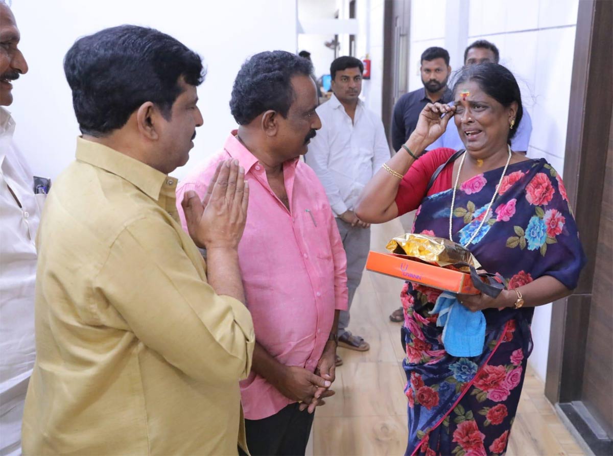pawan kalyan  నటి పాకీజా కు పవన్ కళ్యాణ్ సాయం
