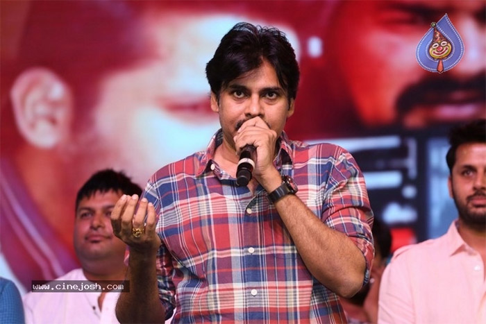 pawan kalyan,speech,chal mohan ranga,thaman,pre release  తమన్‌కి గుర్తుండిపోయే కాంప్లిమెంట్‌!