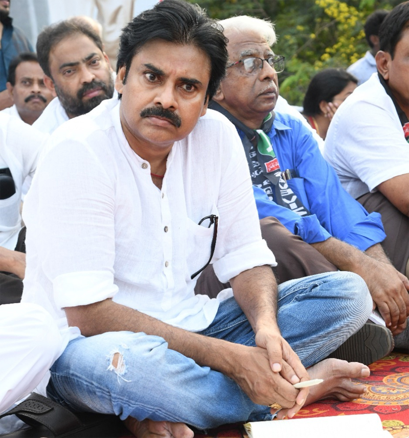 pawan kalyan,vizag steel plant,privatisation,idealist politician,pawan  పవన్‌ ఐడియలిస్ట్ పొలిటీషియన్‌