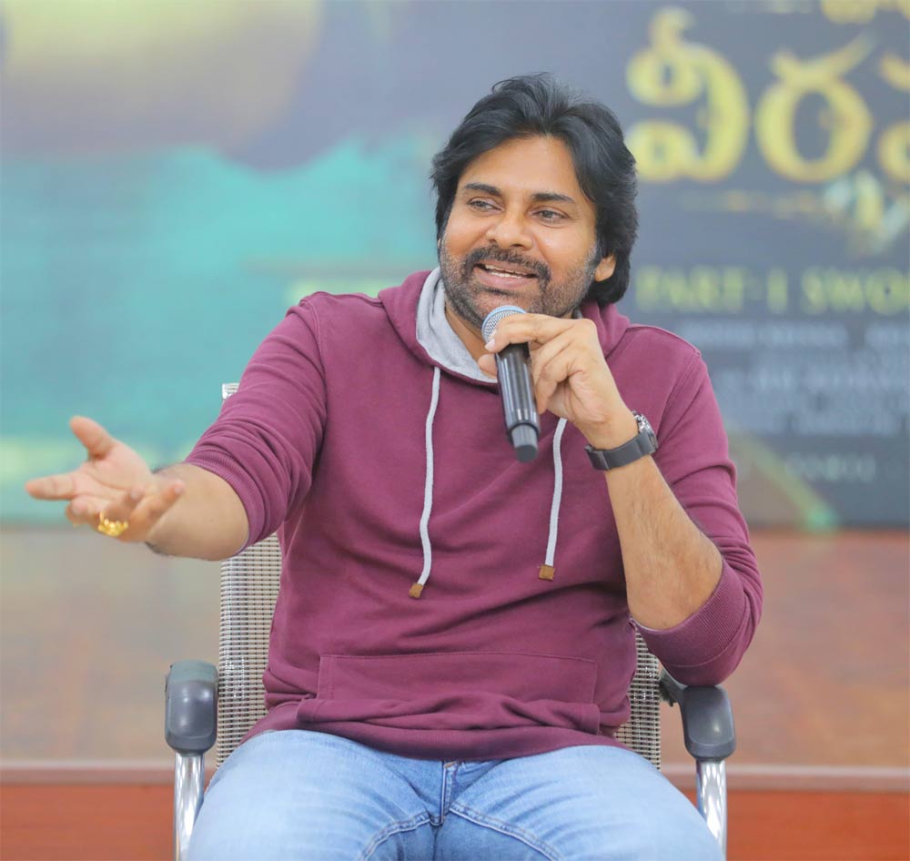 pawan kalyan  వీరమల్లు వర్కౌట్ అయితేనే.. పవన్ సేఫ్ 