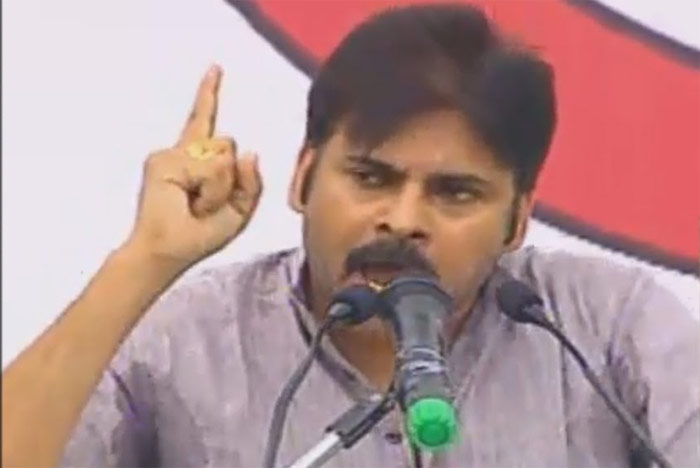 pawan kalyan,speech,telugu voters,public meets  తెలుగు ఓటర్ల గురించి పవన్‌‌కి తెలియదా? 