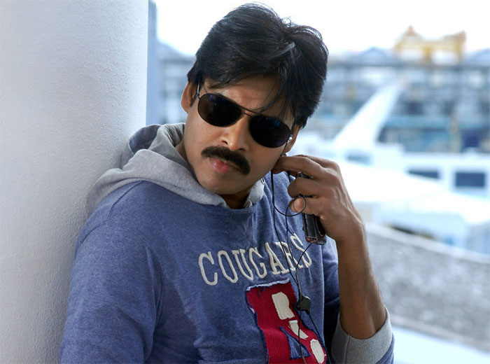 pawan kalyan,duel role,teenmaar,krish,double role  ప‌వ‌ర్ స్టార్ సెకండ్ టైమ్ డ‌బుల్ రోల్‌?