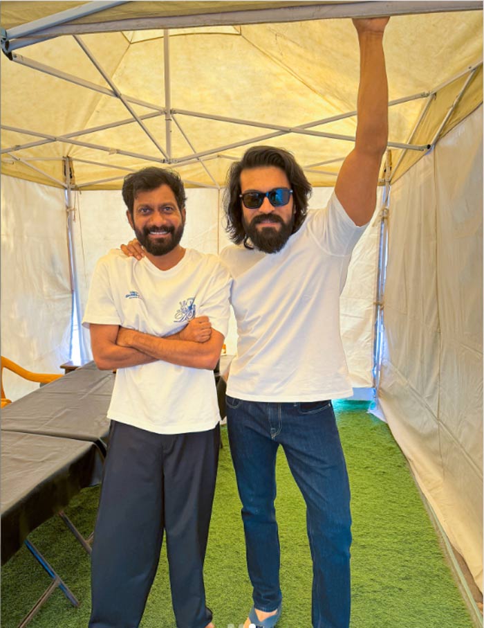 peddi  రామ్ చరణ్ తో బుచ్చి - హ్యాపీ మూమెంట్స్ 