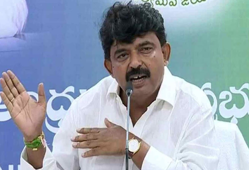 minister perni nani,ap cm jagan,industry elders,megastar chiranjeevi  రిపోర్ట్ వచ్చాకే ఏదైనా 