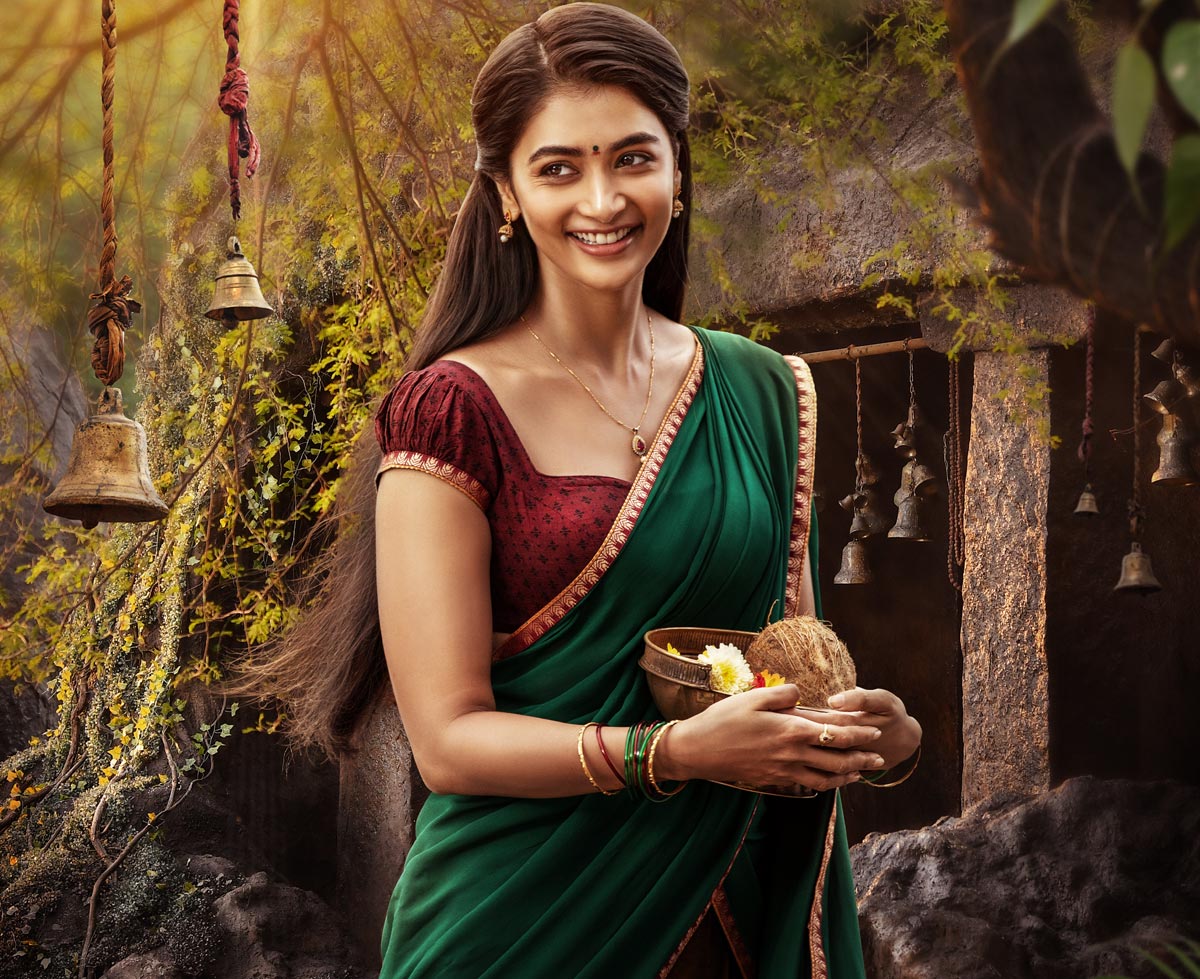 pooja hegde,pooja hegde birthday,pooja hegde birthday special,acharya team,radhe shyam team,ssmb28  పూజ ఫాన్స్ డిస్పాయింట్ అయ్యారు