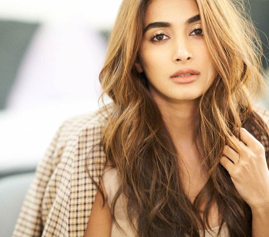 pooja hegde,super star mahesh babu  SSMB 28 సెట్స్ లోకి పూజ హెగ్డే 