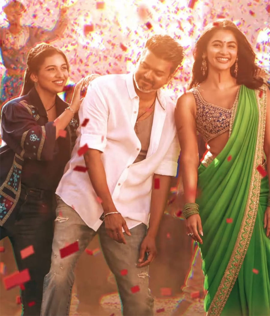 pooja hegde  క్రెడిట్ మొత్తం పట్టుకుపోయిన పూజ హెగ్డే 