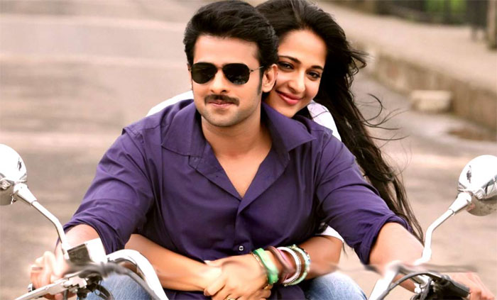 prabhas,anushka,flying,japan,mirchi,darling,screening  విషయం వేరు.. అయినా ఆగని పుకార్లు!