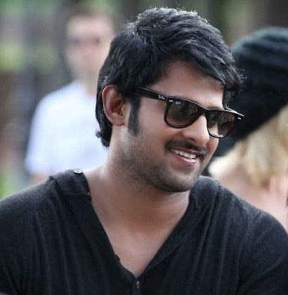 prabhas,bahubali,sujith,run raja run,prabhas new movie details  ప్రభాస్‌ రిస్క్‌ చేస్తున్నాడా...? 