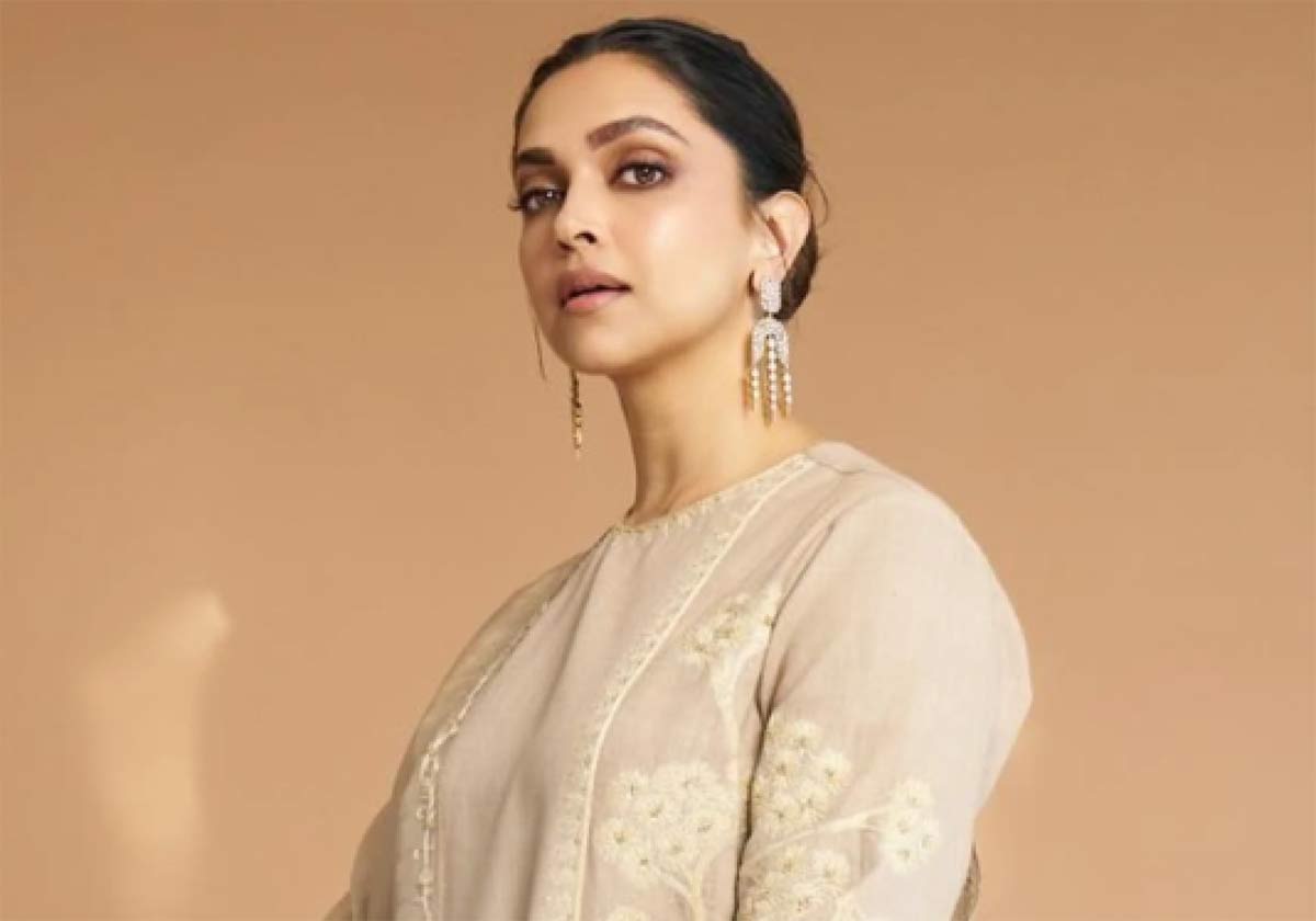 prabhas  ఆ హీరోయిన్ ని టార్గెట్ చేస్తున్న ప్రభాస్ ఫ్యాన్స్ 