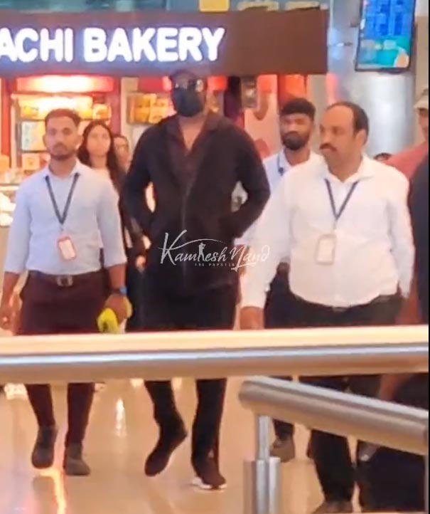 prabhas,hyderabad,italy  ఇటలీ నుండి హైదరాబాద్ కి ప్రభాస్ 