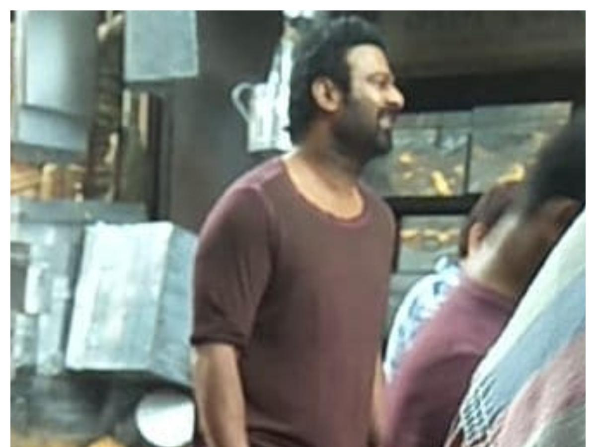 prabhas,salaar pan india movie,prabhas salaar movie,salaar video leaked  సలార్ లీకులు షురూ 