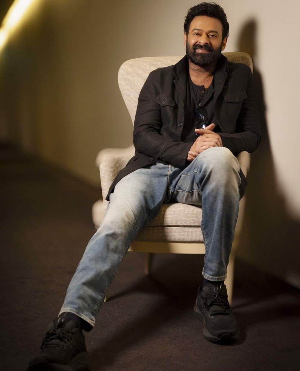 prabhas  ప్రభాస్ ఫ్యాన్స్ కి ఇంతకంటే ఏం కావాలి 