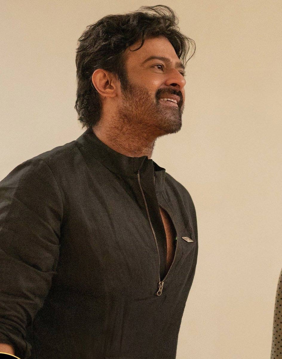 prabhas  ప్రభాస్ స్మార్ట్ లుక్: పదేళ్లు పట్టింది 
