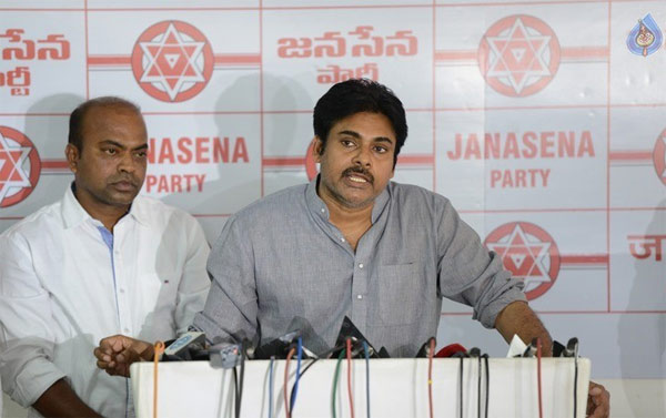 prajarajyam,pawan kalyan,janasena,pawan kalyan party  పవన్‌కి ఓ పాఠం కానున్న ప్రజారాజ్యం..! 