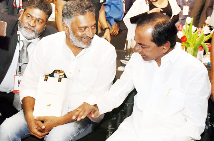 prakash raj,kcr,bjp,trs  కేసీఆర్‌ తో విలక్షణ నటుడు...!