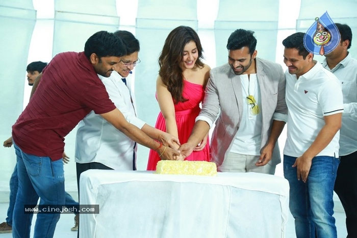 prati roju pandaage,sai dharam tej,allu aravind,shooting update,song shoot  ‘ప్రతిరోజూ పండగే’ షూటింగ్ పూర్తయింది