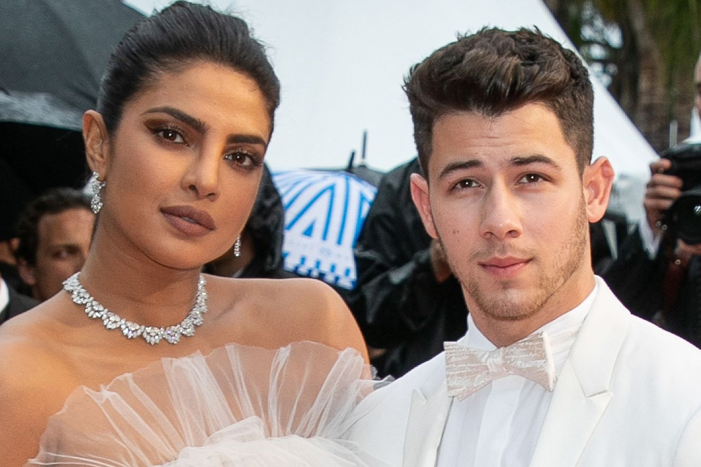 priyanka chopra,nick jonas,bollywood beauty,american singer  రూమర్స్ కి చెక్ చెప్పి పేరెంట్స్ అయ్యారు 