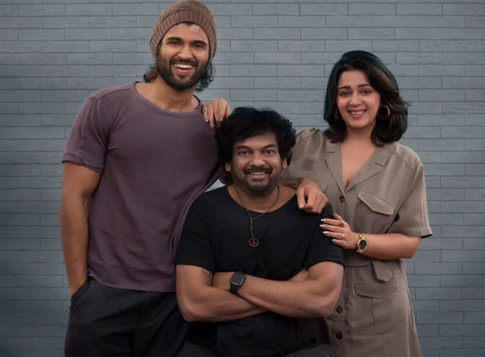 vijay deverakonda,puri jagannadh,40 days of shoot,pan india film,charmee  విజయ్, పూరి సినిమా లేటెస్ట్ అప్డేట్..!