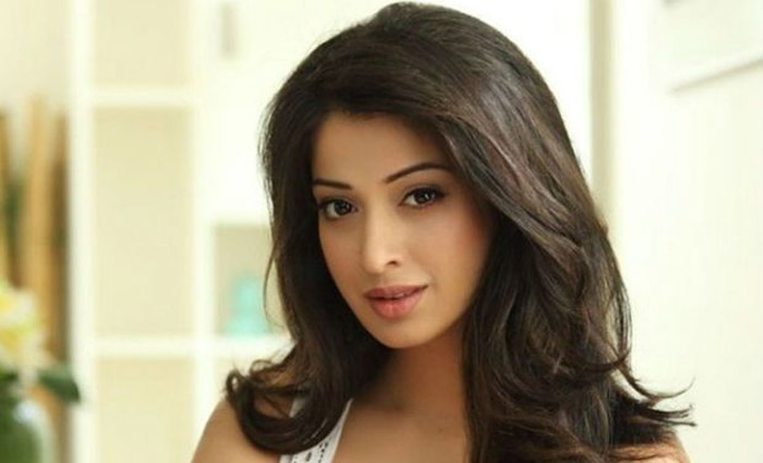 raai laxmi,brand ambassador,drinkers,smokers  జూలీ.. నీ టిప్స్ అదుర్స్..! 