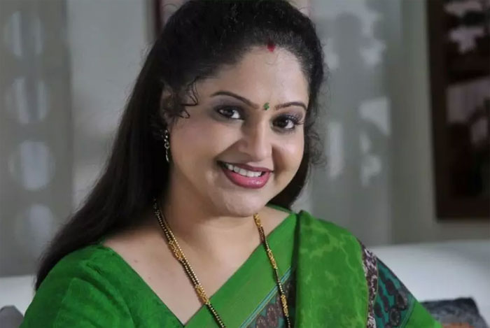 raasi,financial problems,heroine,rumors,actress raasi  నాకు ఆర్ధిక ఇబ్బందులా.. అంటున్న రాశి!