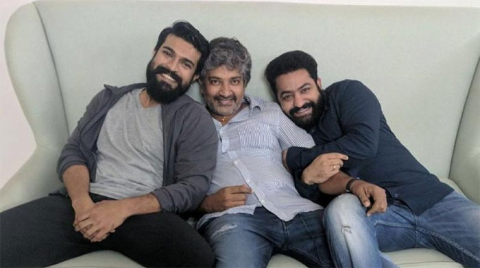 rrr,ram charan,3 years,ss rajamouli,ntr  ఎన్టీఆర్, చరణ్ లని లాక్ చేసేశాడు! 