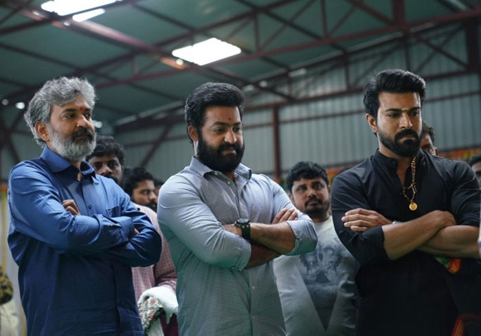 rajamouli,ram charan,ntr,rrr movie,latest update  RRR: యంగ్ టైగర్‌ టీమ్‌కి రాజమౌళి వార్నింగ్?