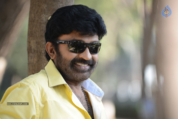 rajasekhar,gaddam gang,sheena,santhosh,jeevitha rajasekhar  సినీజోష్ ఇంటర్వ్యూ: రాజశేఖర్ 