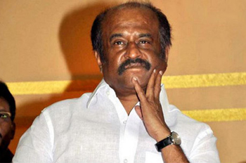 rajinikanth,300crores,movies,politics  అభిమానుల కోసం రజినీ తాపత్రయం..!