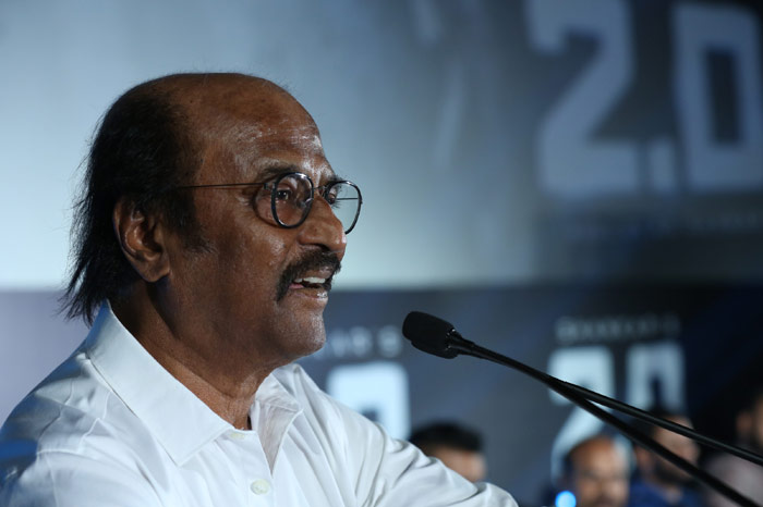 rajinikanth,2.0 movie,trailer,launch  మీరు జస్ట్‌ అలా కనిపిస్తే చాలన్నాడు: రజినీ