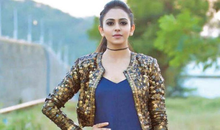 rakul preet singh,metoo,reaction,heroine,celebrities  ‘మీటూ’ అంటూ బ్లాక్‌ మెయిల్ చేయవద్దు: రకుల్