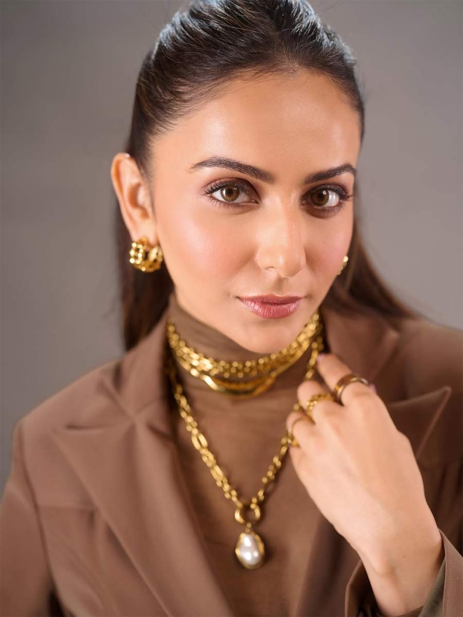 rakul preet  రకుల్ టైమ్ స్టార్ట్ 