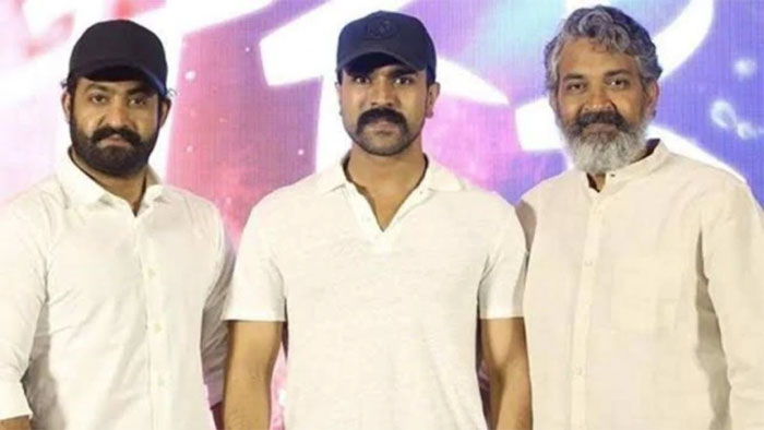 ram charan,look,rrr,release,details,ntr,fans  రాజమౌళి తలచుకుంటే పెద్ద విషయమే కాదు